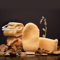 Exfoliating Massage Kit - Mitt, Sponge & Strap — Peach